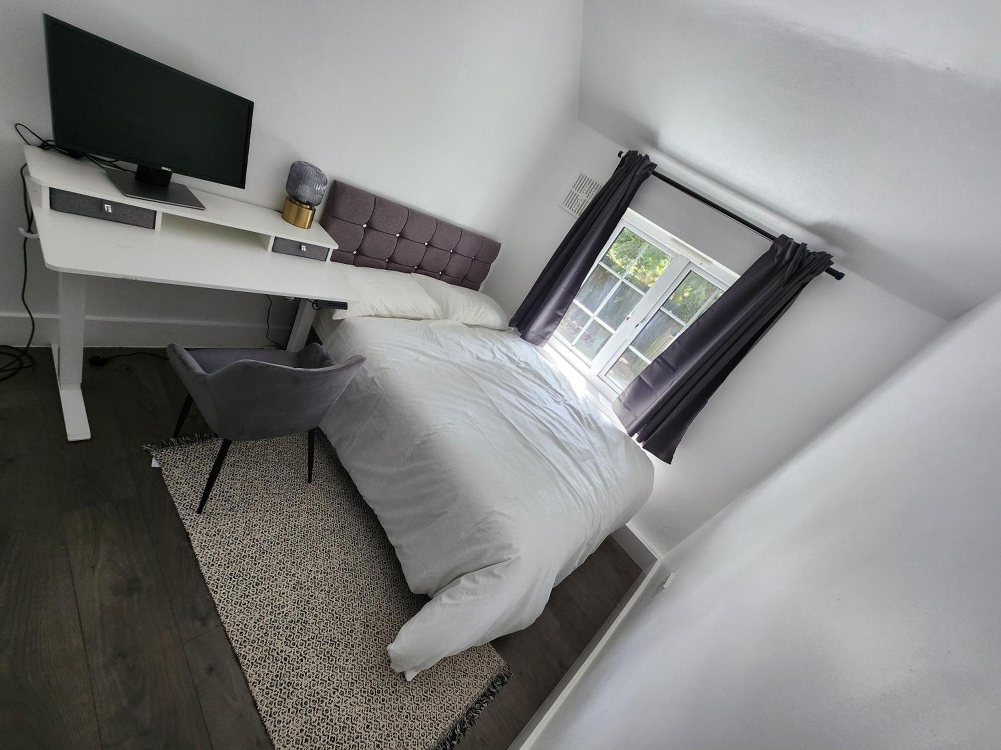 Ferienwohnung Flat With Work Station, Monitor, Smart Tv & Netflix London Exterior foto