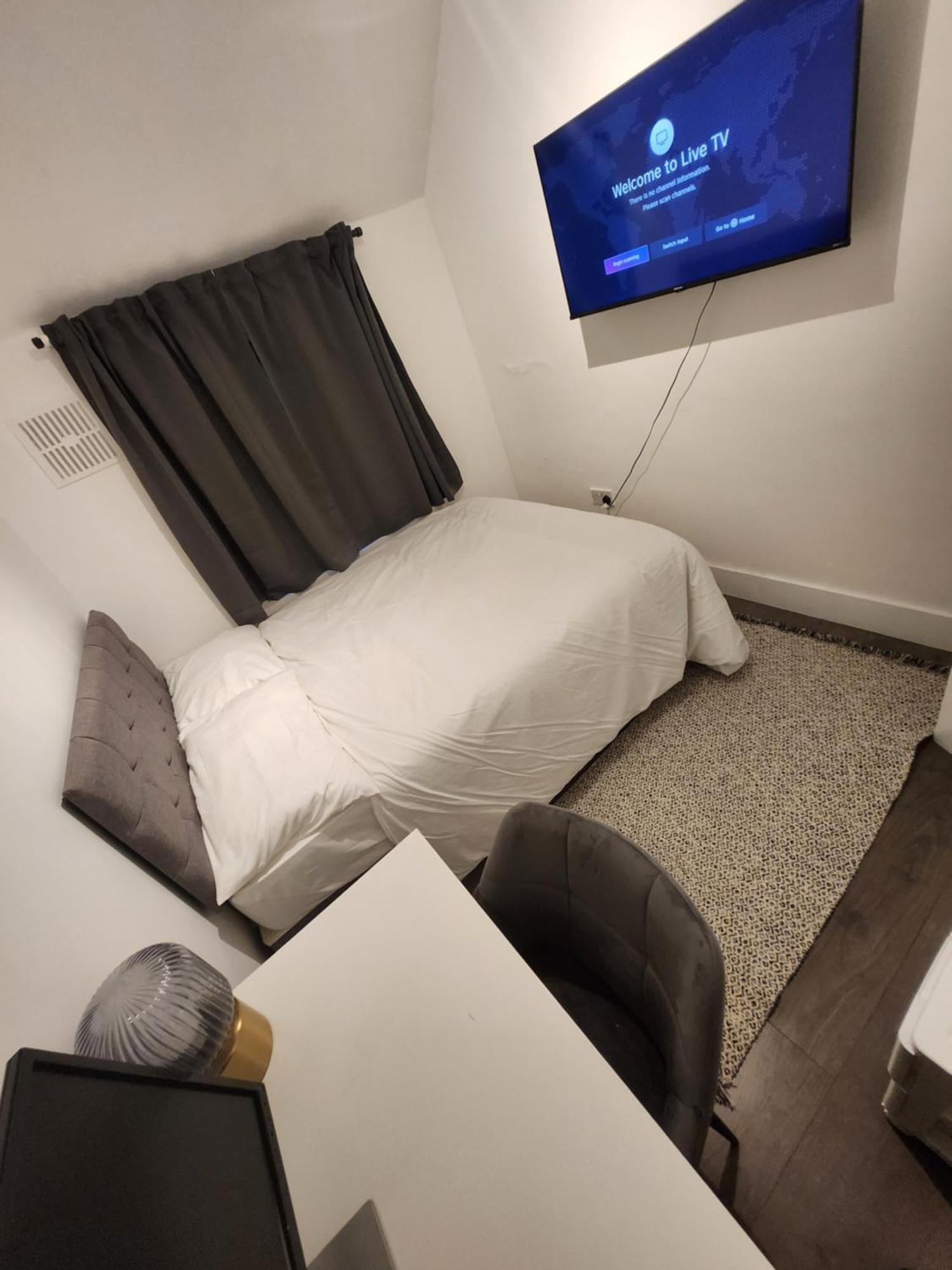 Ferienwohnung Flat With Work Station, Monitor, Smart Tv & Netflix London Exterior foto