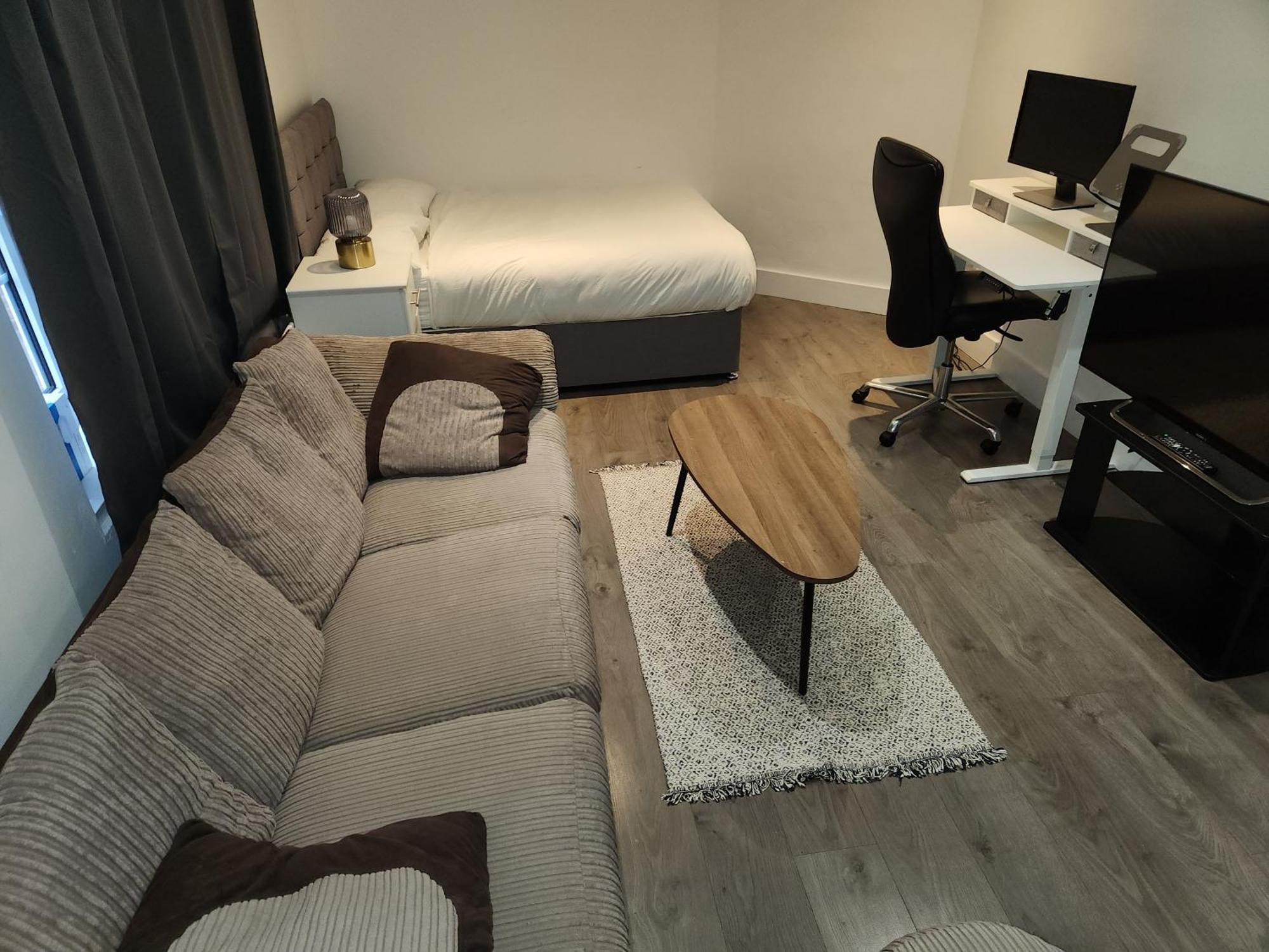 Ferienwohnung Flat With Work Station, Monitor, Smart Tv & Netflix London Exterior foto